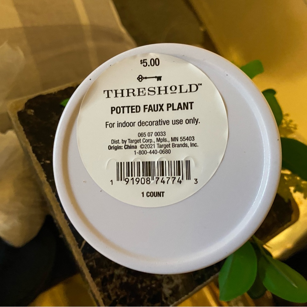 Fake plant for outdoor or indoor uses
